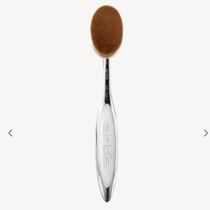 Artis Oval 70 Brush